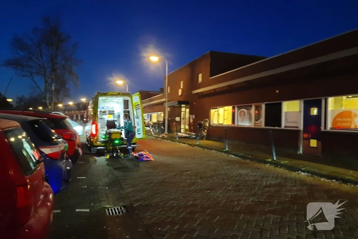 Automobilist rijdt schoolgebouw binnen