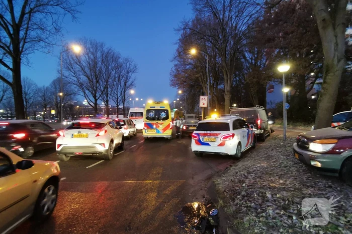 Kop-staartbotsing meerdere voertuigen