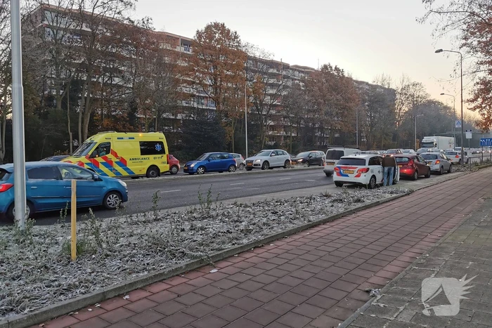 Fietsster gewond bij botsing met auto