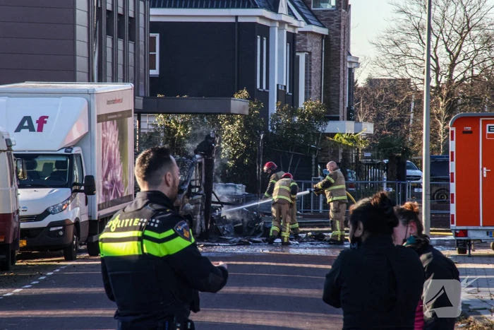Gewonde na explosie en brand in camper