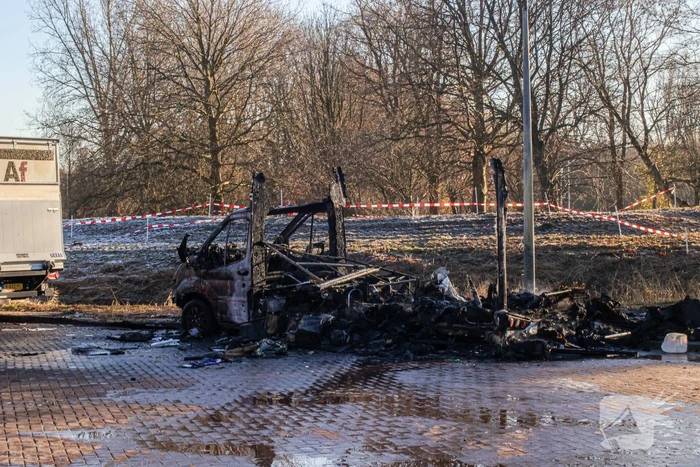 Gewonde na explosie en brand in camper