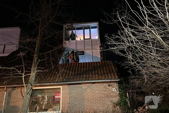 Brand in slaapkamer snel onder controle
