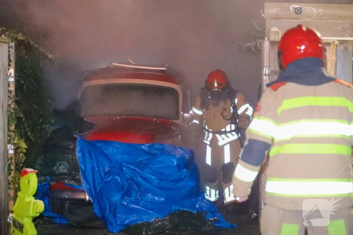 Flinke schade na brand in achtertuin