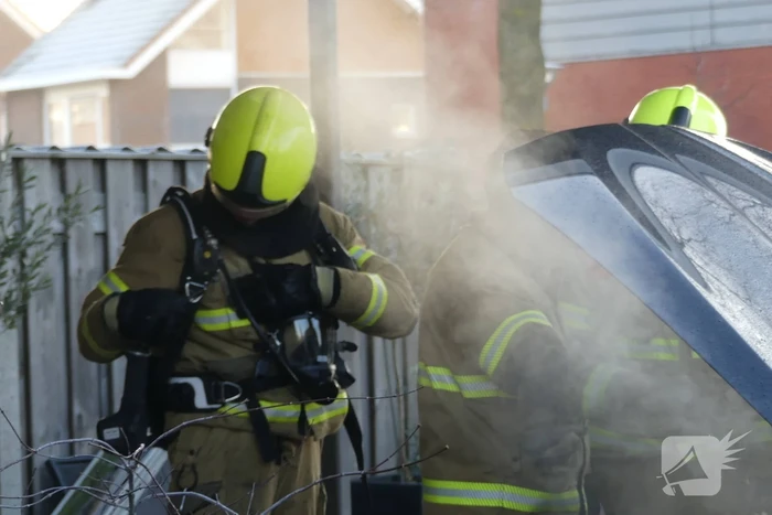 Veel rook bij autobrand