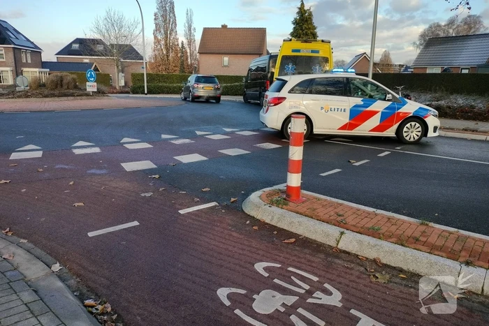 Fietser gewond bij botsing op rotonde