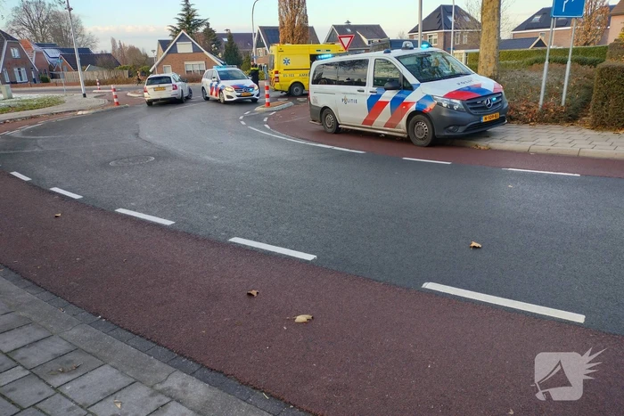 Fietser gewond bij botsing op rotonde