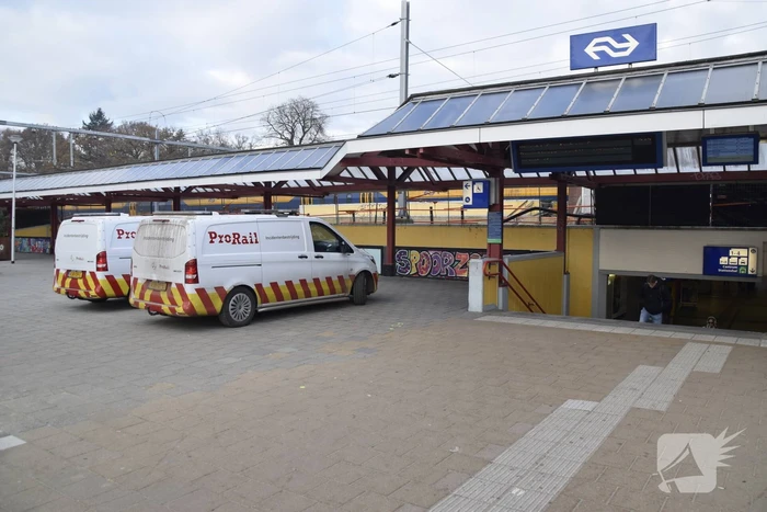 Hogesnelheidstrein strand op NS-station