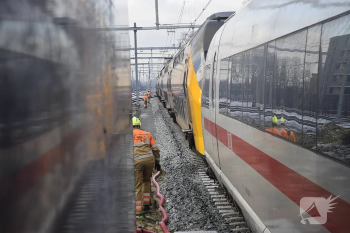 Hogesnelheidstrein strand op NS-station