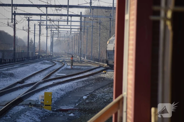 Hogesnelheidstrein strand op NS-station