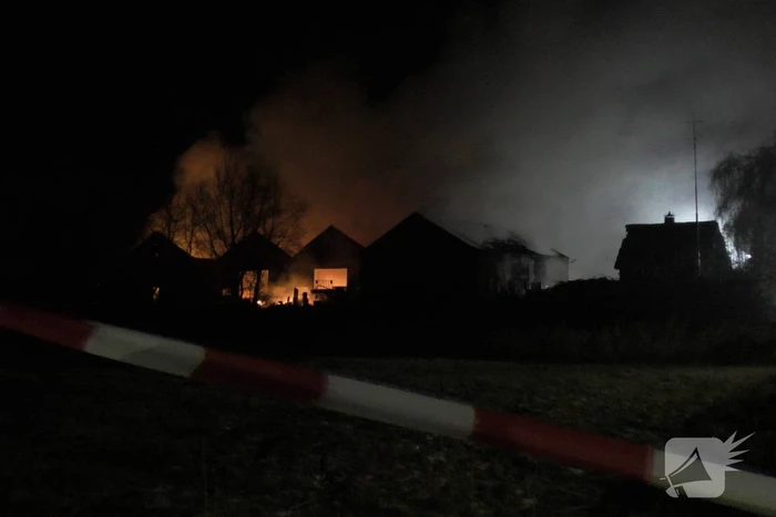 Loodsen uitgebrand na grote brand