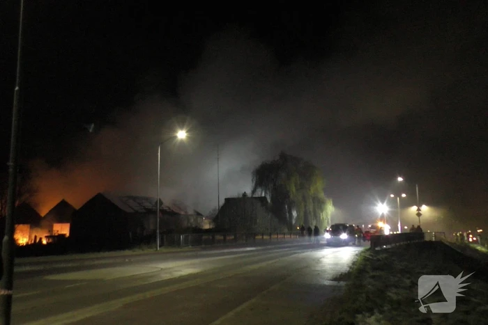Loodsen uitgebrand na grote brand