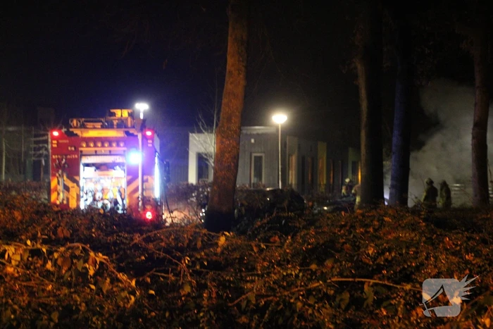 Auto brandt volledig uit