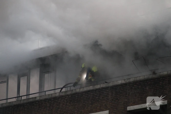 Grote uitslaande brand bij AZC