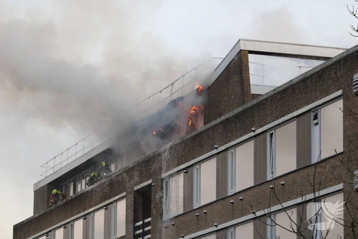 Grote uitslaande brand bij AZC