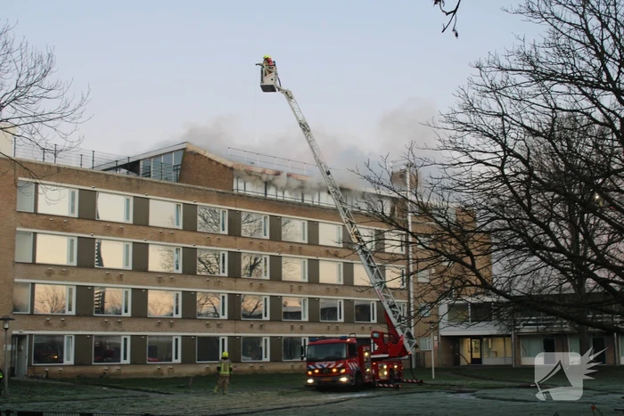 Grote uitslaande brand bij AZC