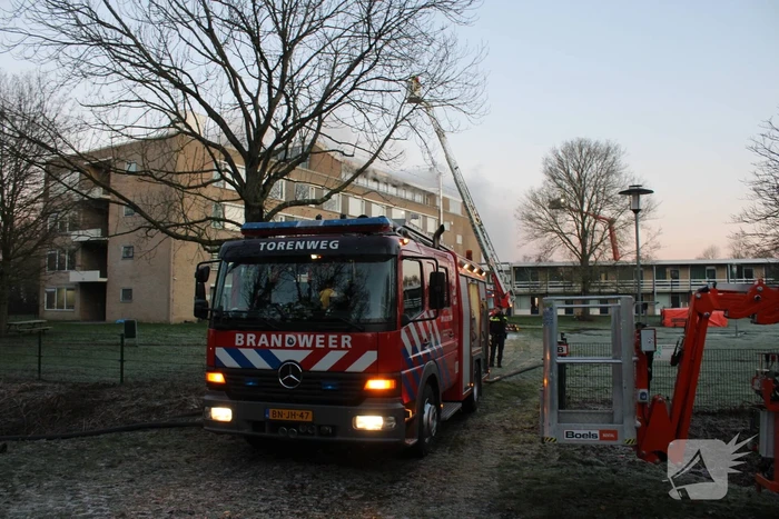 Grote uitslaande brand bij AZC