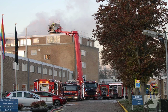 Grote uitslaande brand bij AZC