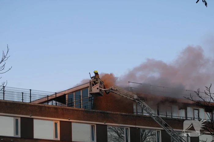 Grote uitslaande brand bij AZC