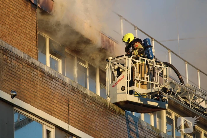Grote uitslaande brand bij AZC