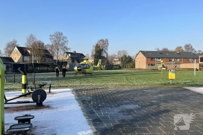 Traumahelikopter ingezet bij noodsituatie in woning