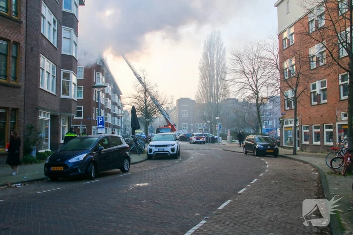 Moeilijk bereikbare brand in dak