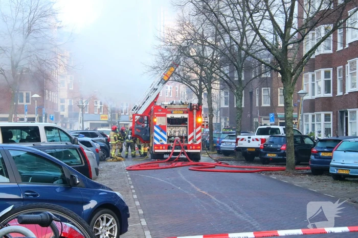 Moeilijk bereikbare brand in dak