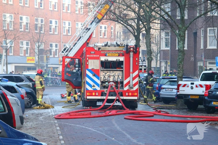 Moeilijk bereikbare brand in dak