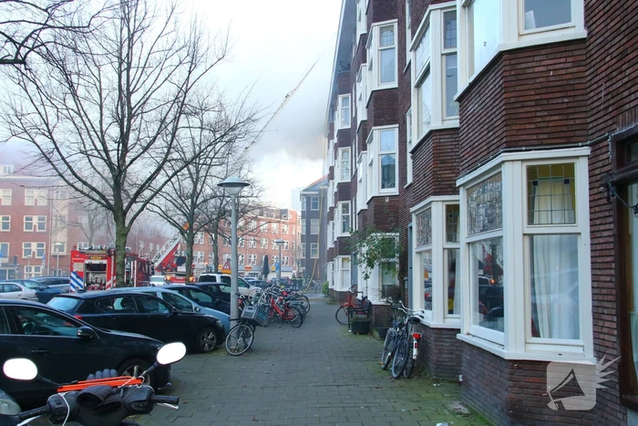 Moeilijk bereikbare brand in dak