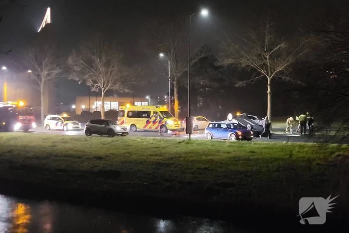 Auto belandt op kop na ongeval