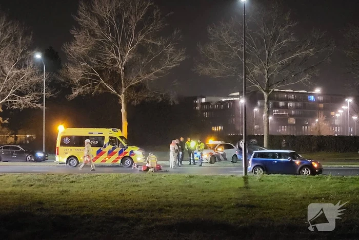 Auto belandt op kop na ongeval