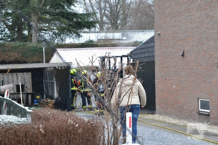 Veel rookontwikkeling bij brand in container