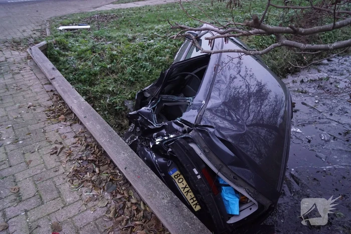 Automobilist belandt in sloot bij eenzijdig ongeval