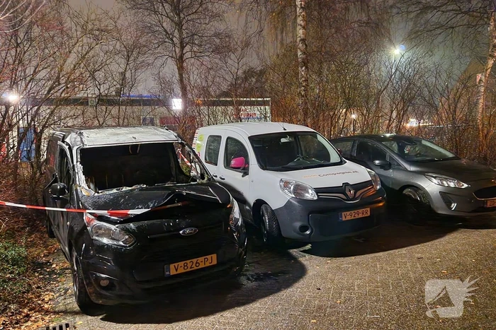 Bestelbus total-loss na brand