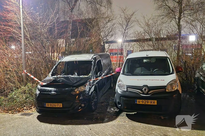 Bestelbus total-loss na brand