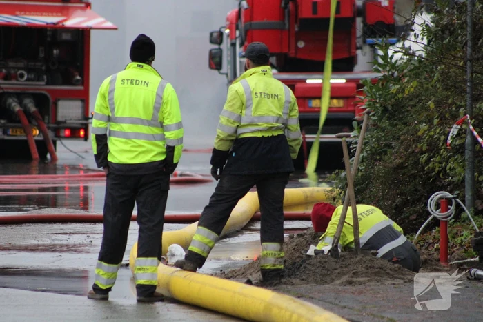 Zeer grote brand in bedrijfspand