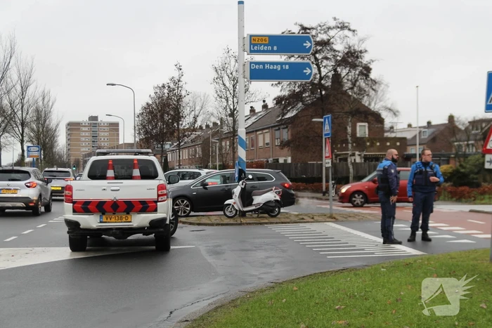 Scooter in botsing met auto op beruchte oversteek