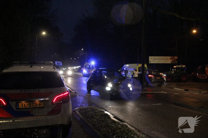 Fietser geschept door personenauto