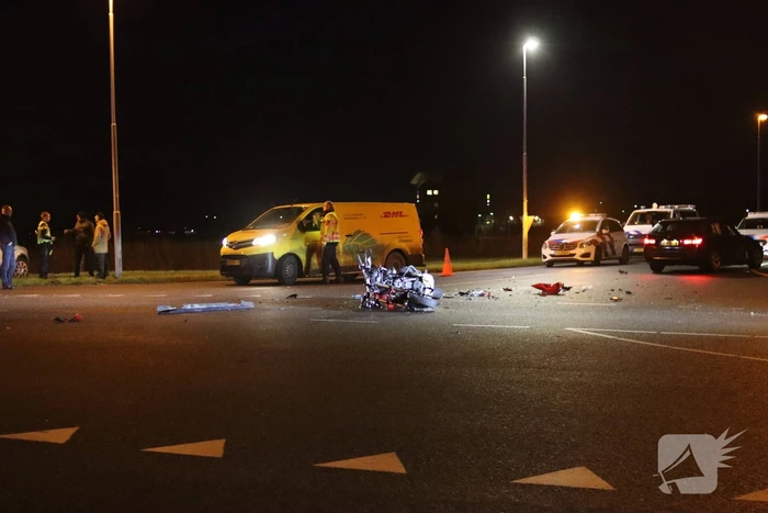 Motorrijder zwaargewond bij botsing met auto