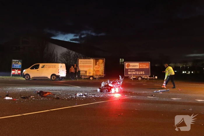 Motorrijder zwaargewond bij botsing met auto