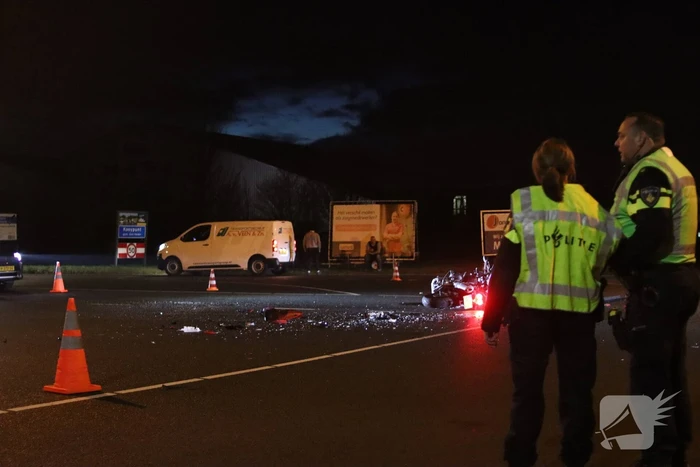 Motorrijder zwaargewond bij botsing met auto