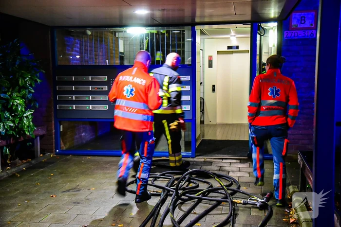 Vuurwerk veroorzaakt brand in hal