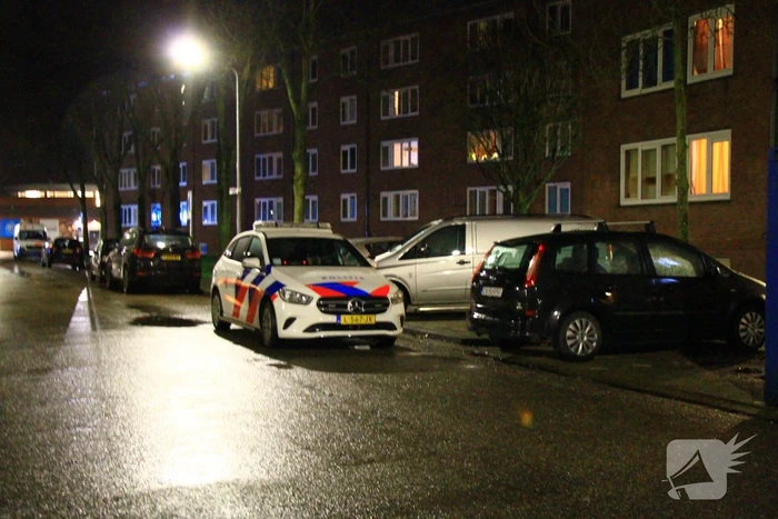 Brandweer haalt overleden persoon uit woning
