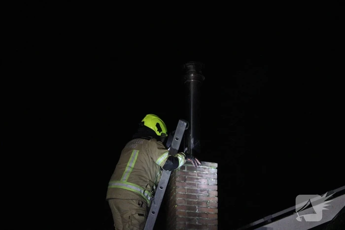 Schoorsteenbrand snel onder controle