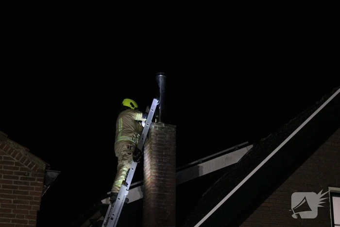 Schoorsteenbrand snel onder controle
