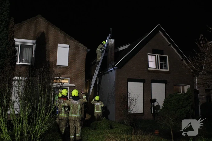 Schoorsteenbrand snel onder controle