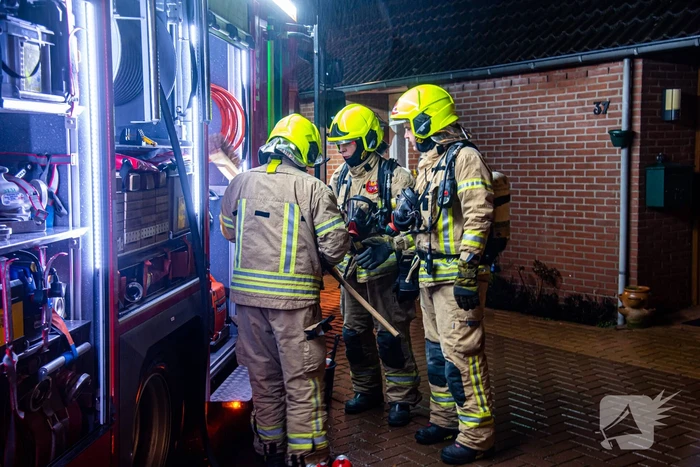 Buurman ontdekt brand in woning van buren