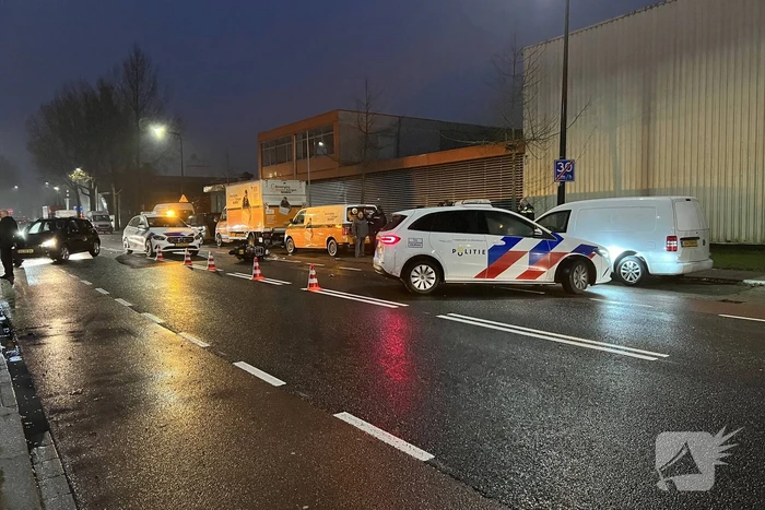 Voetganger en brommerrijder gewond bij botsing