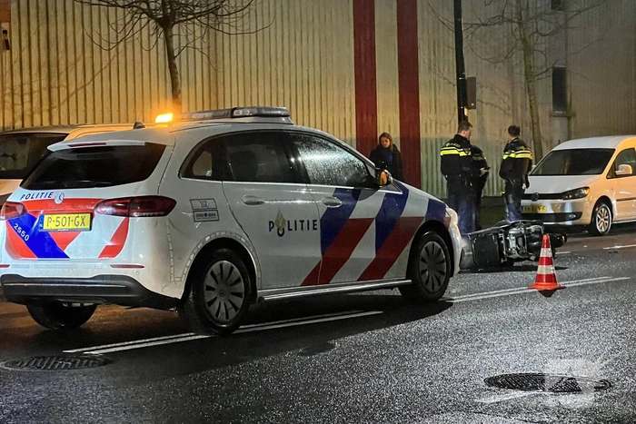 Voetganger en brommerrijder gewond bij botsing