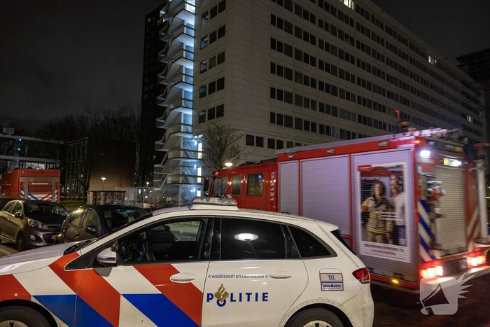 Grote brand op de vierde etage van flatgebouw
