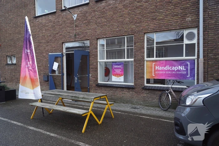 Vrijwilligers van HandicapNL maken Glazenhuis voor iedereen toegankelijk